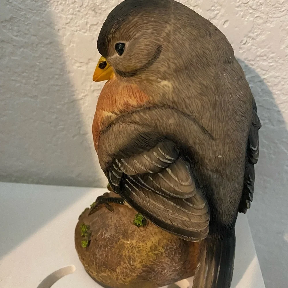 American Robin Lifelike Resin Hand Painted 7” Decor Whimsical Bird Statue